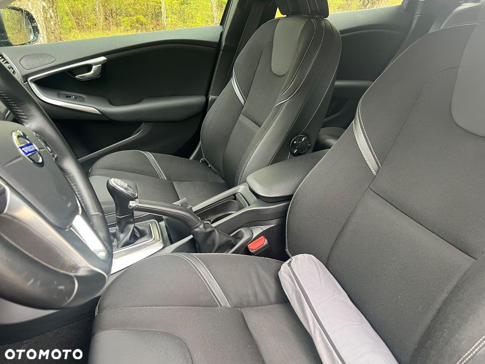 Volvo V40 D2 Kinetic - 19