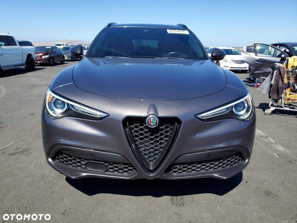 Alfa Romeo Stelvio - 6