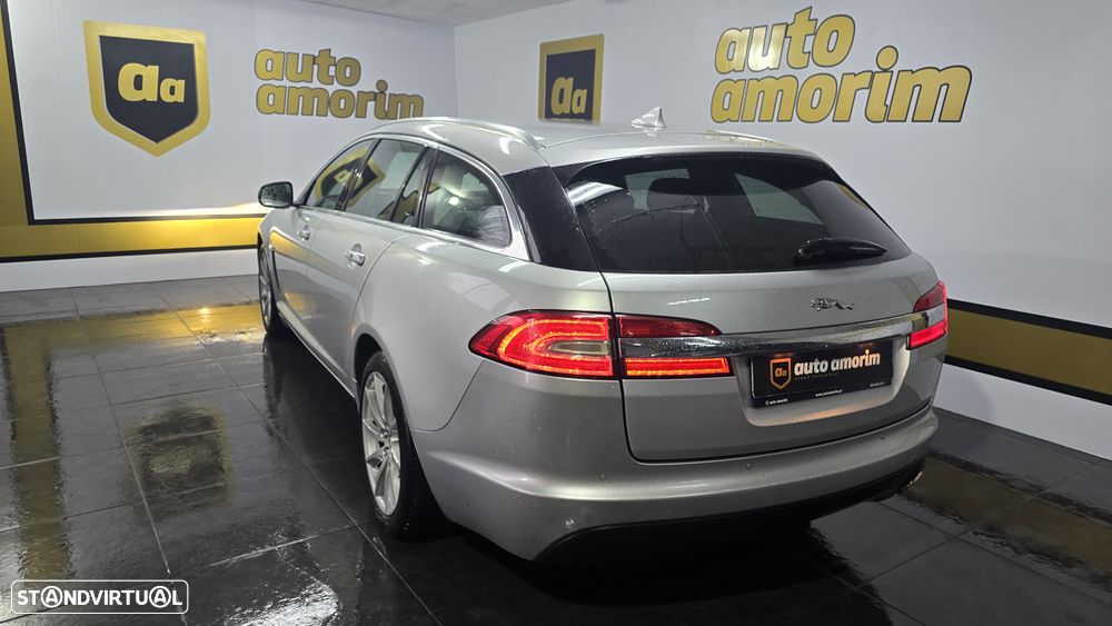Jaguar XF Sportbrake 2.2 D Premium Luxury - 9