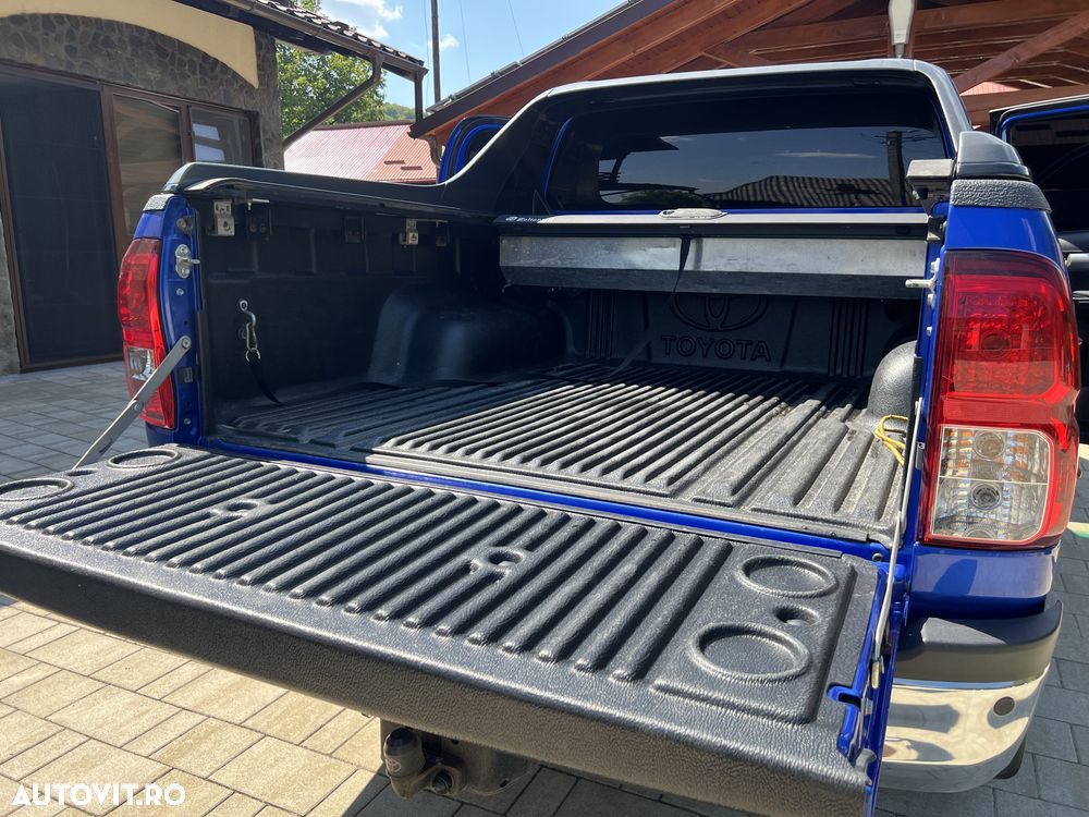 Toyota Hilux 2.4D 150CP 4x4 Double Cab AT Executive - 17