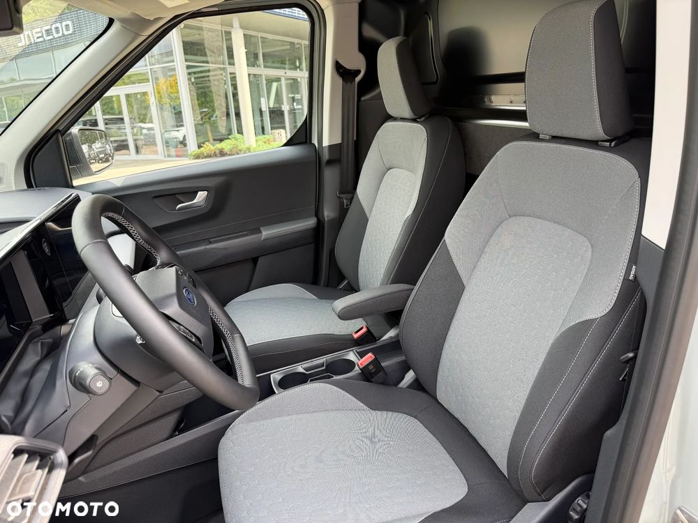 Ford E-Transit Courier Van - 8