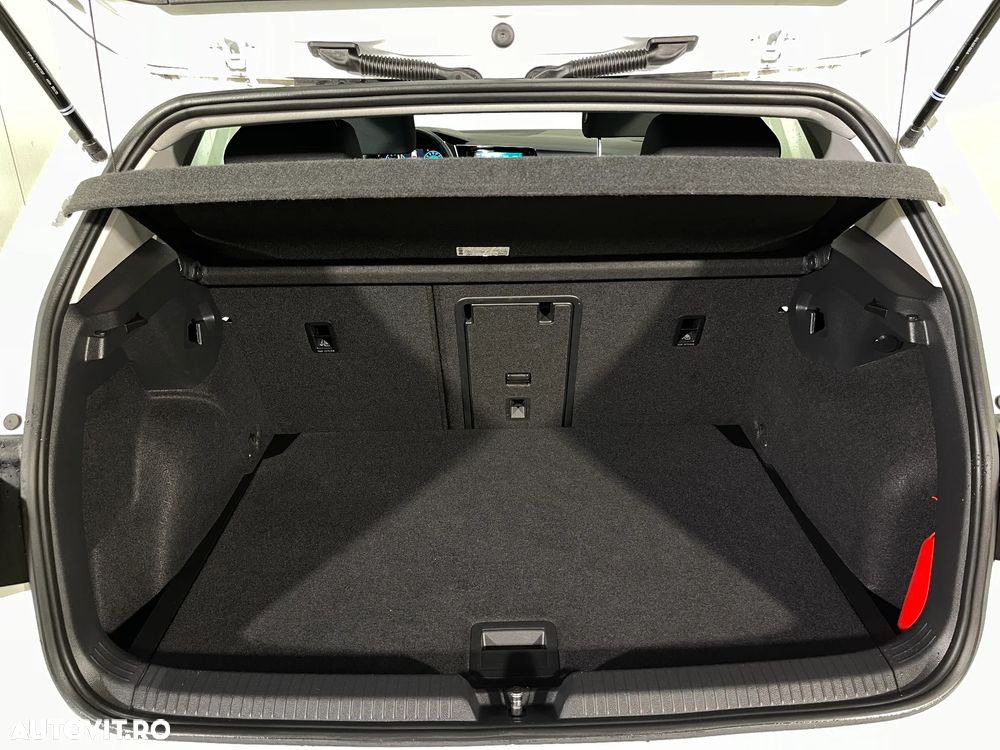 Volkswagen Golf 1.0 TSI Life - 12