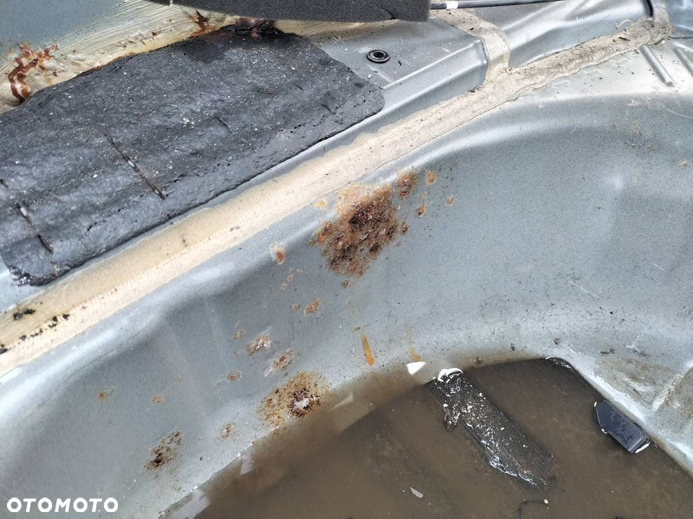 WANNA BAGAŻNIKA PAS TYLNY  HONDA CR-V - 4