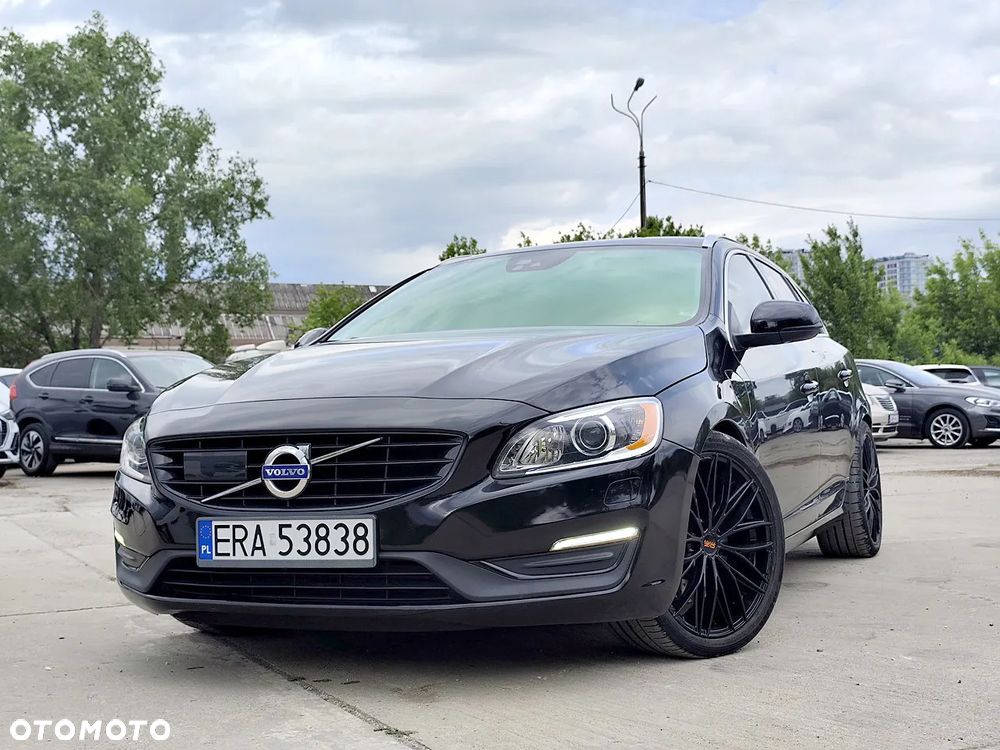 Volvo V60 D6 AWD Plug-in Hybrid Summum - 1