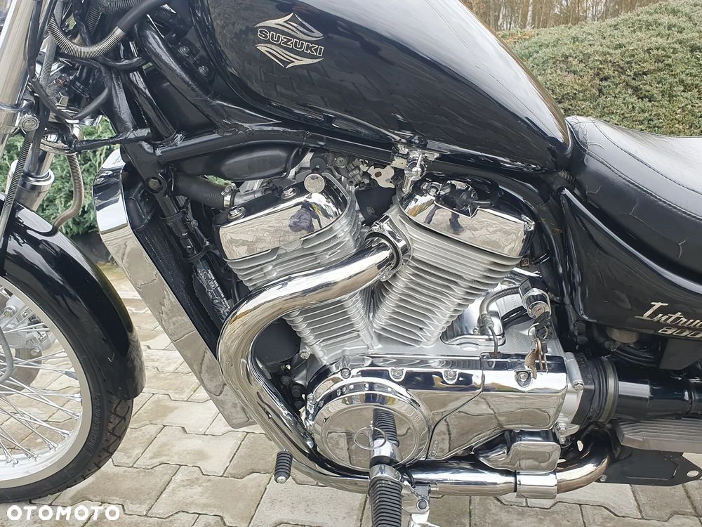 Suzuki Intruder - 28