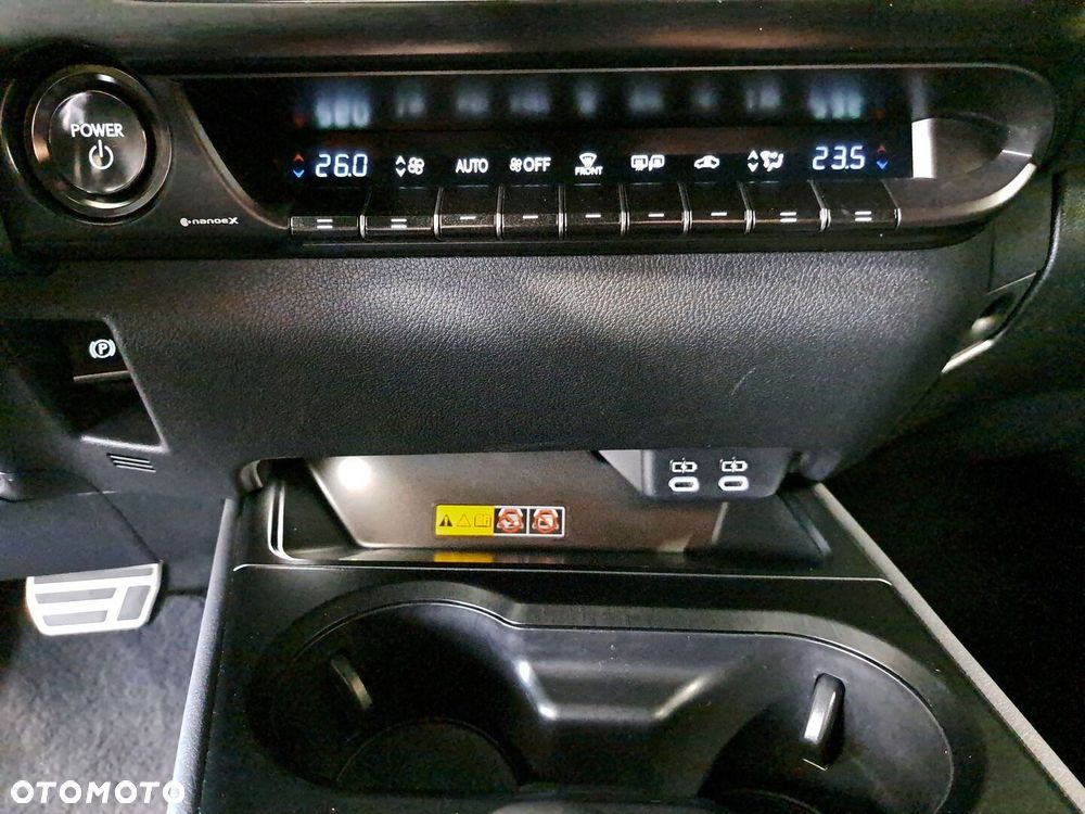 Lexus UX 300h F Sport AWD - 29