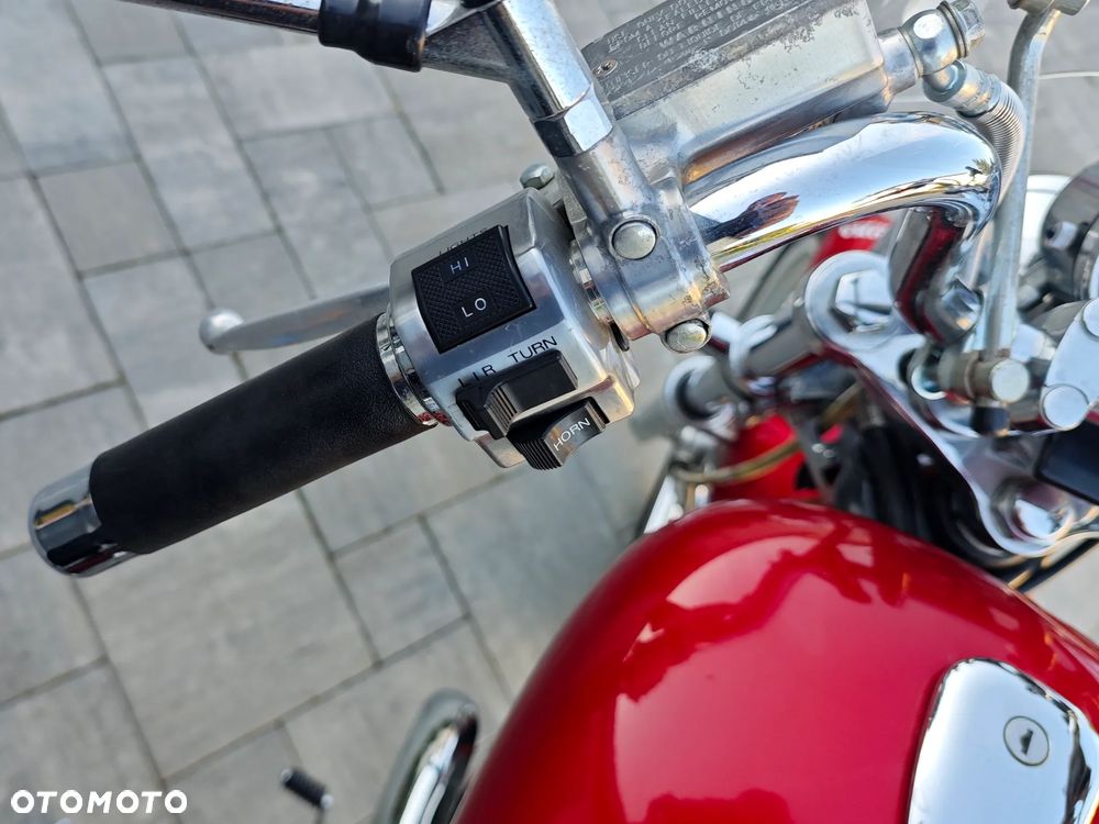 Suzuki Intruder - 19