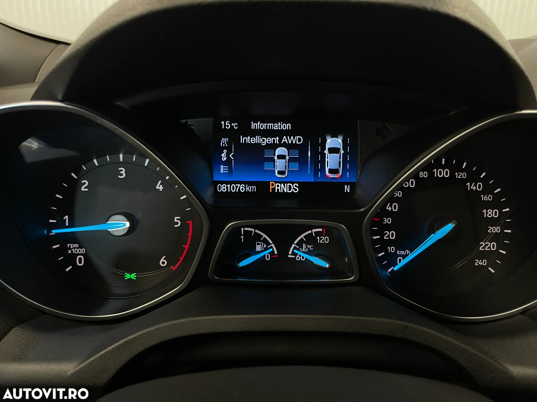 Ford Kuga 2.0 TDCi 4WD Powershift ST-Line - 29