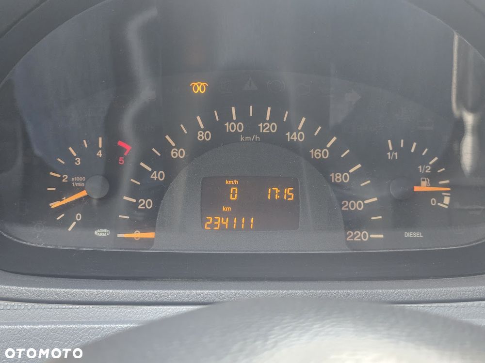 Mercedes-Benz VITO - 10