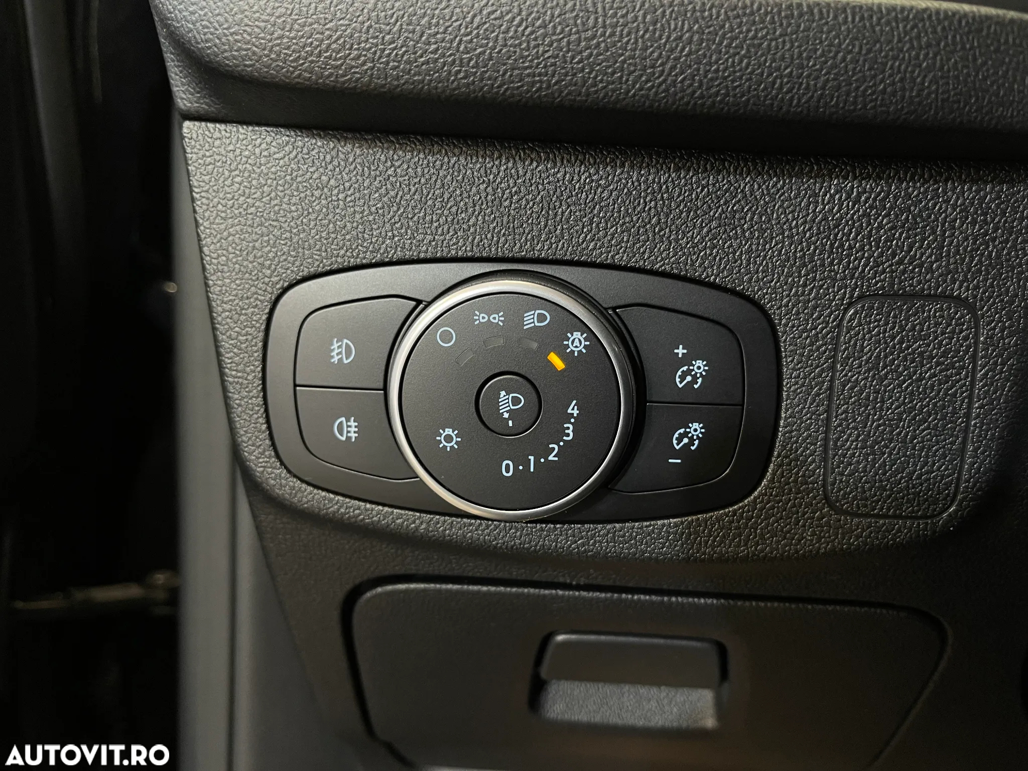 Ford Focus Turnier 2.0 EcoBlue Start-Stopp-System Aut. TITANIUM - 22