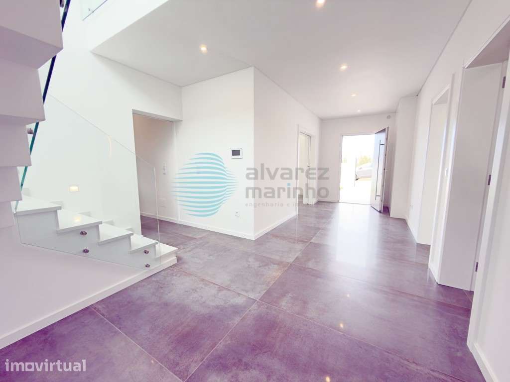 Moradia T4 com Vista Mar, Piscina e Acabamentos Premium - Grande imagem: 3/60