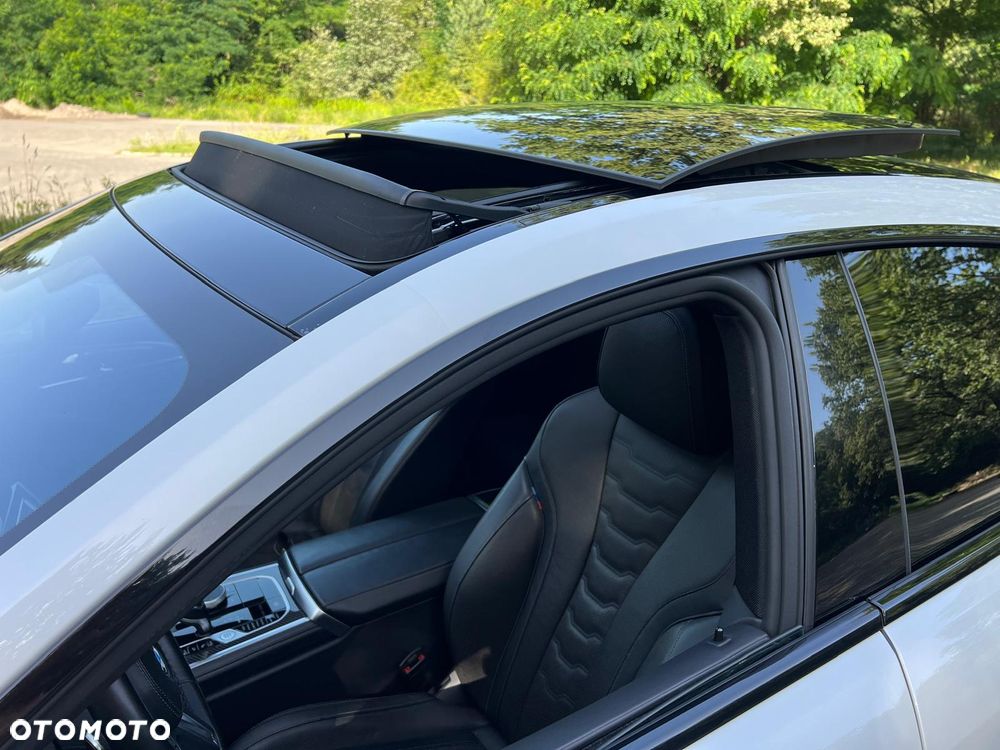 BMW Seria 8 - 18