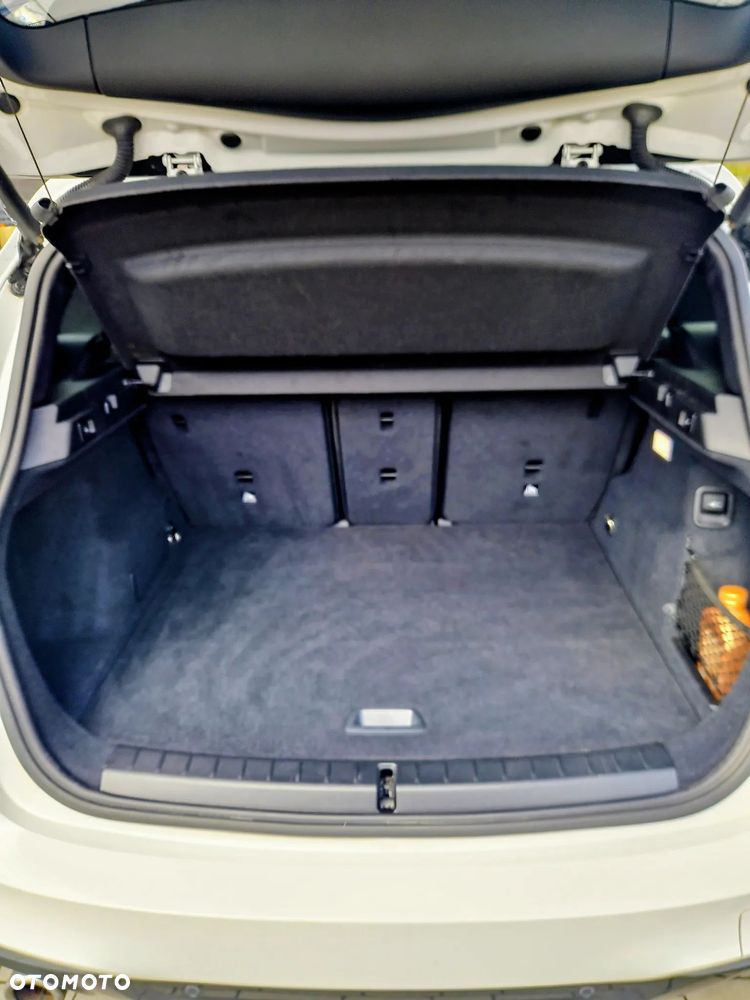 BMW Seria 2 218i - 9