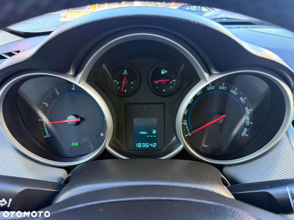 Chevrolet Cruze 1.6 LS - 8