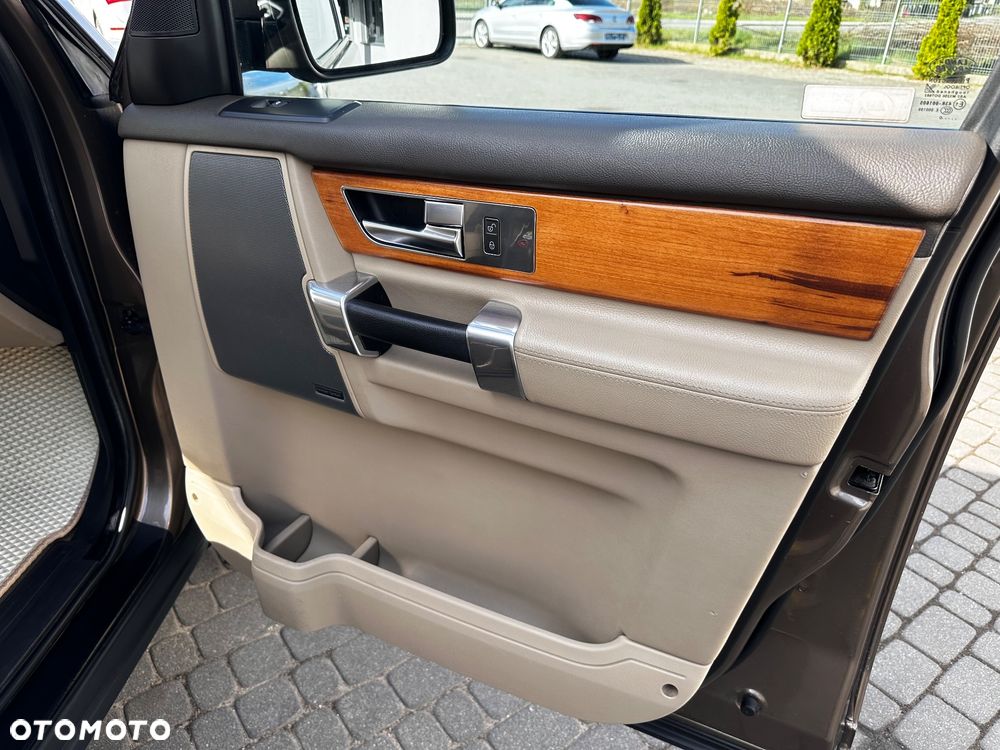 Land Rover Discovery 2.7D V6 HSE - 11