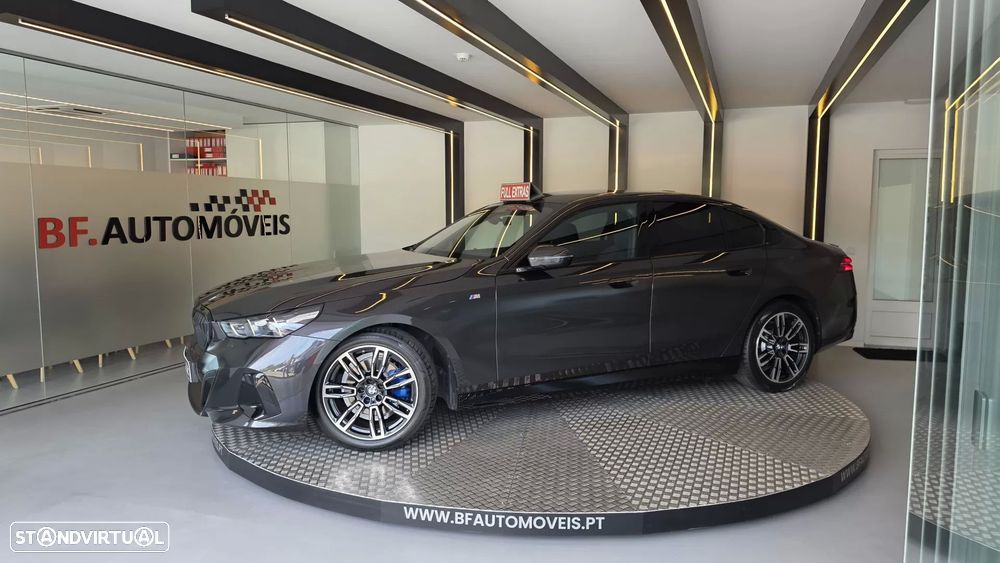 BMW 520 d Pack Desportivo M - 13