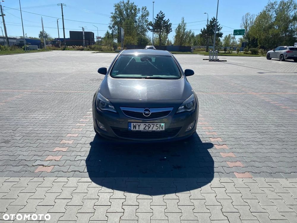 Opel Astra 1.4 Turbo Cosmo - 2