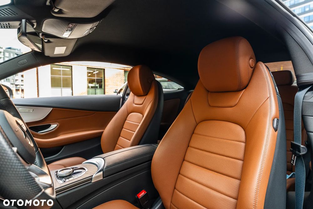 Mercedes-Benz Klasa C 300 4MATIC 9G-TRONIC - 11