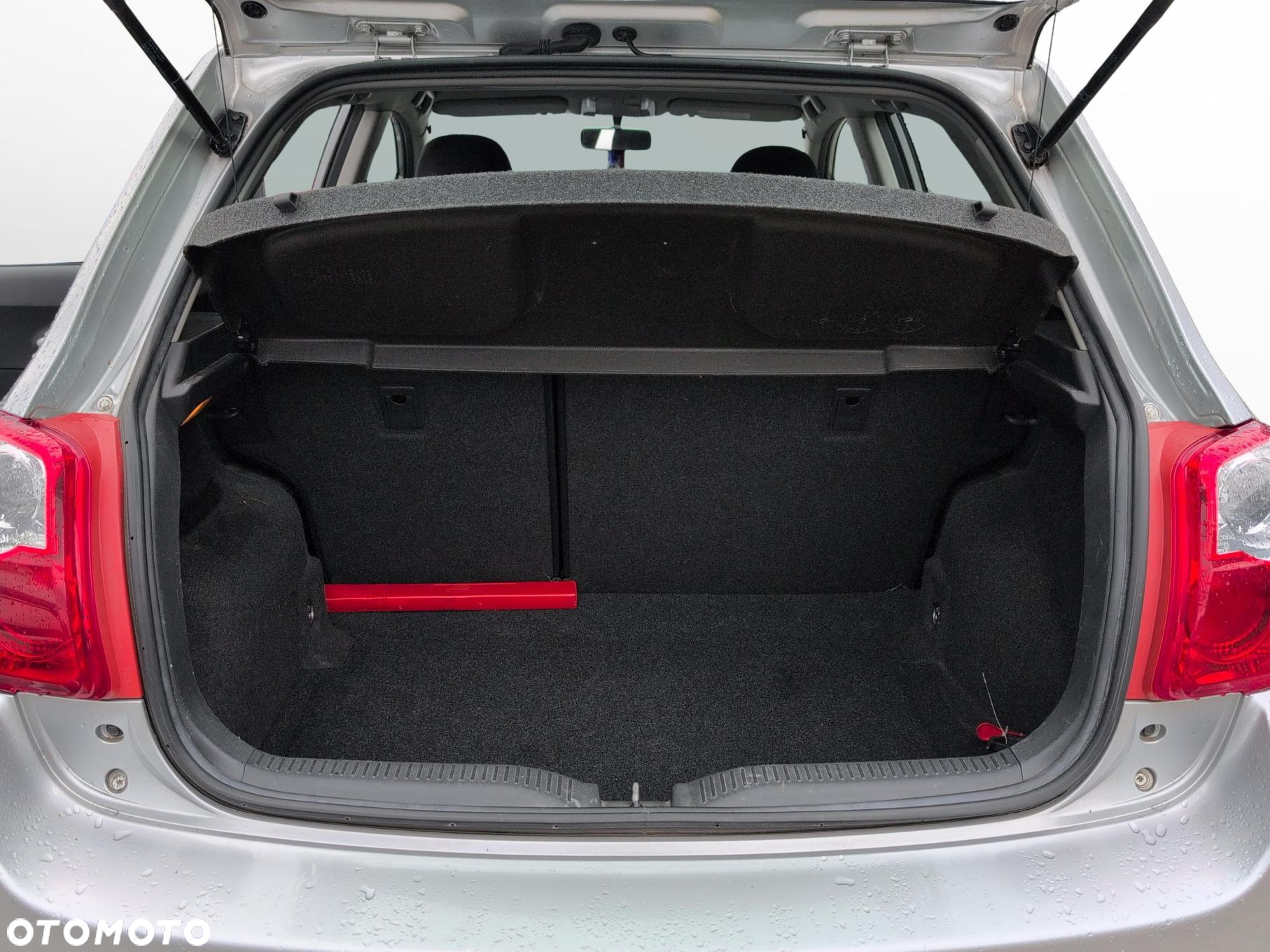Toyota Auris 1.6 2010 - 13