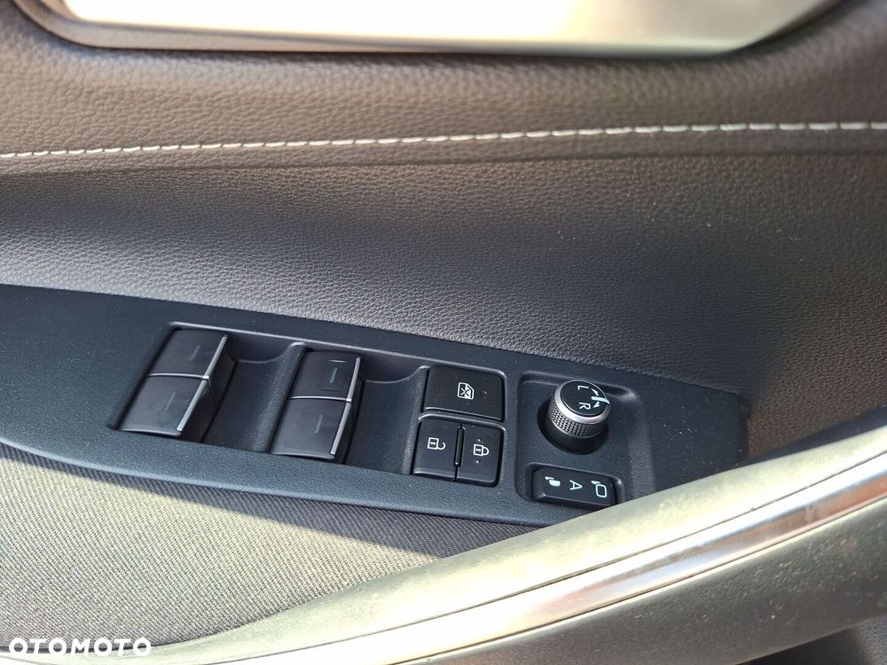 Toyota Corolla 1.8 Hybrid Comfort - 23