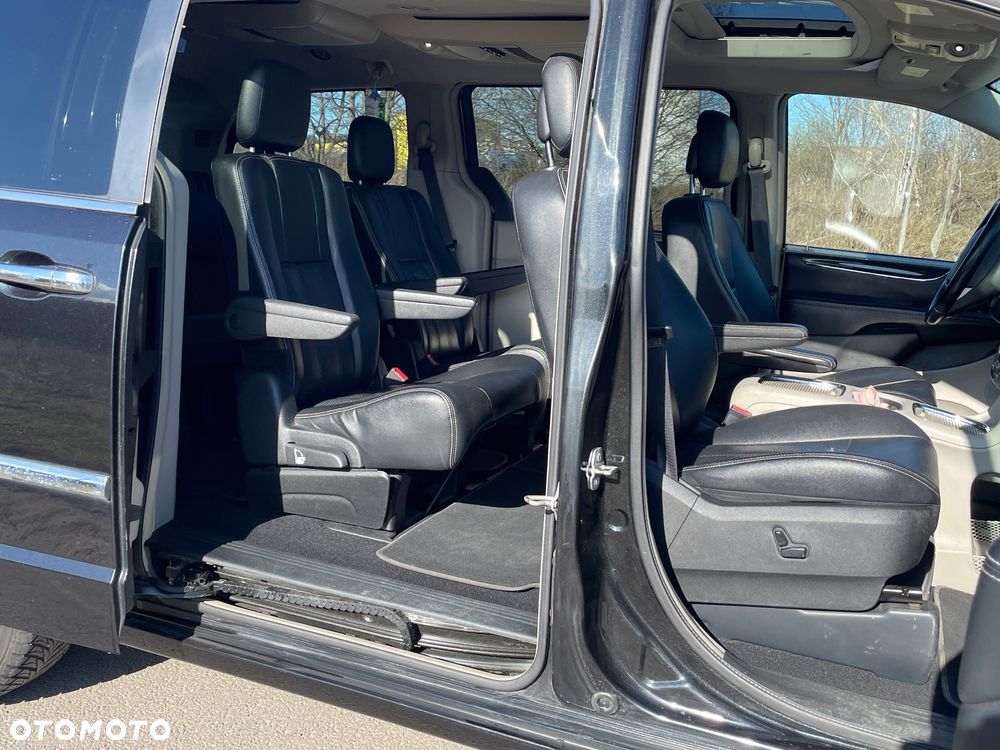Chrysler Town & Country 3.6 Limited - 16