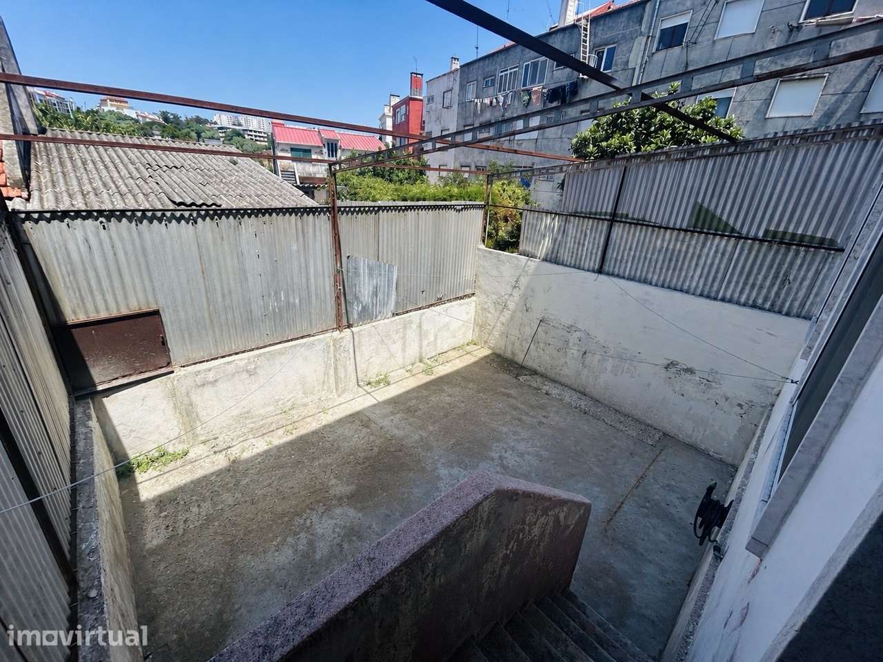 T1  totalmente remodelado com terraço em Tercena - Grande imagem: 2/12