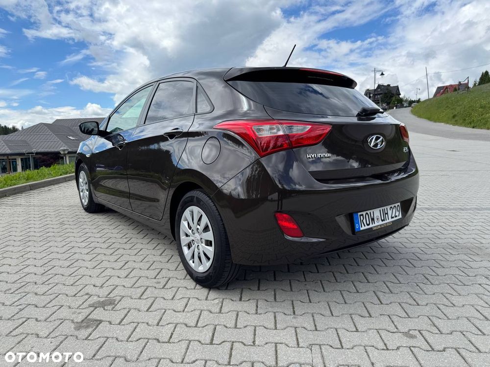 Hyundai i30 blue Kombi 1.4 Classic - 8