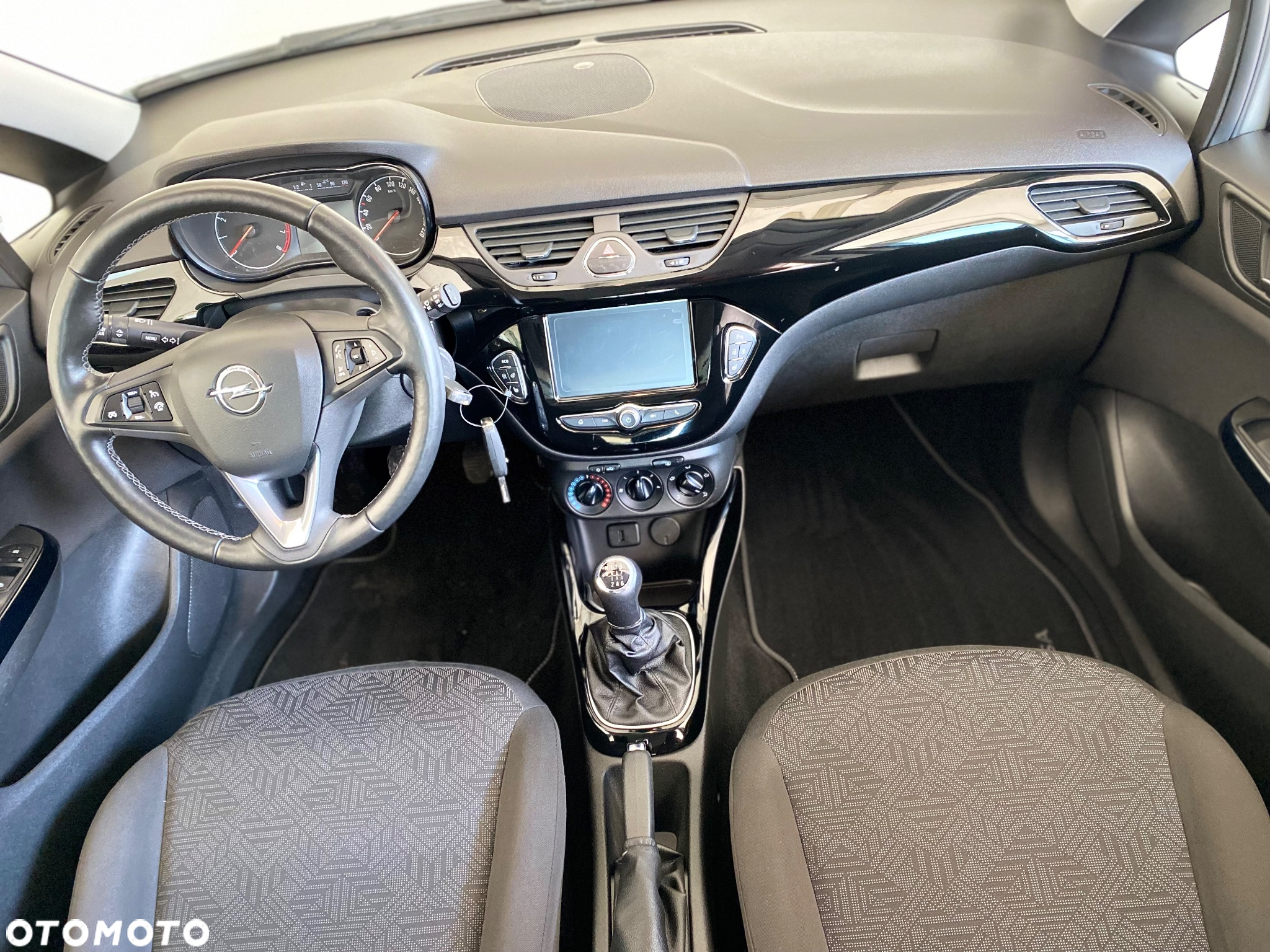 Opel Corsa 1.4 T Cosmo S&S - 11