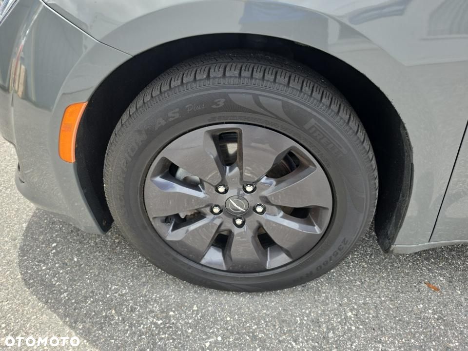 Chrysler Pacifica - 20