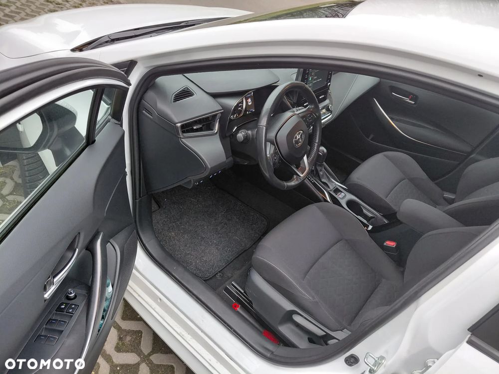 Toyota Corolla 1.8 Hybrid Comfort - 17