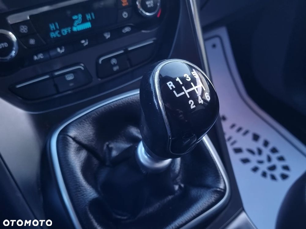 Ford Kuga 2.0 TDCi 2x4 Trend - 17