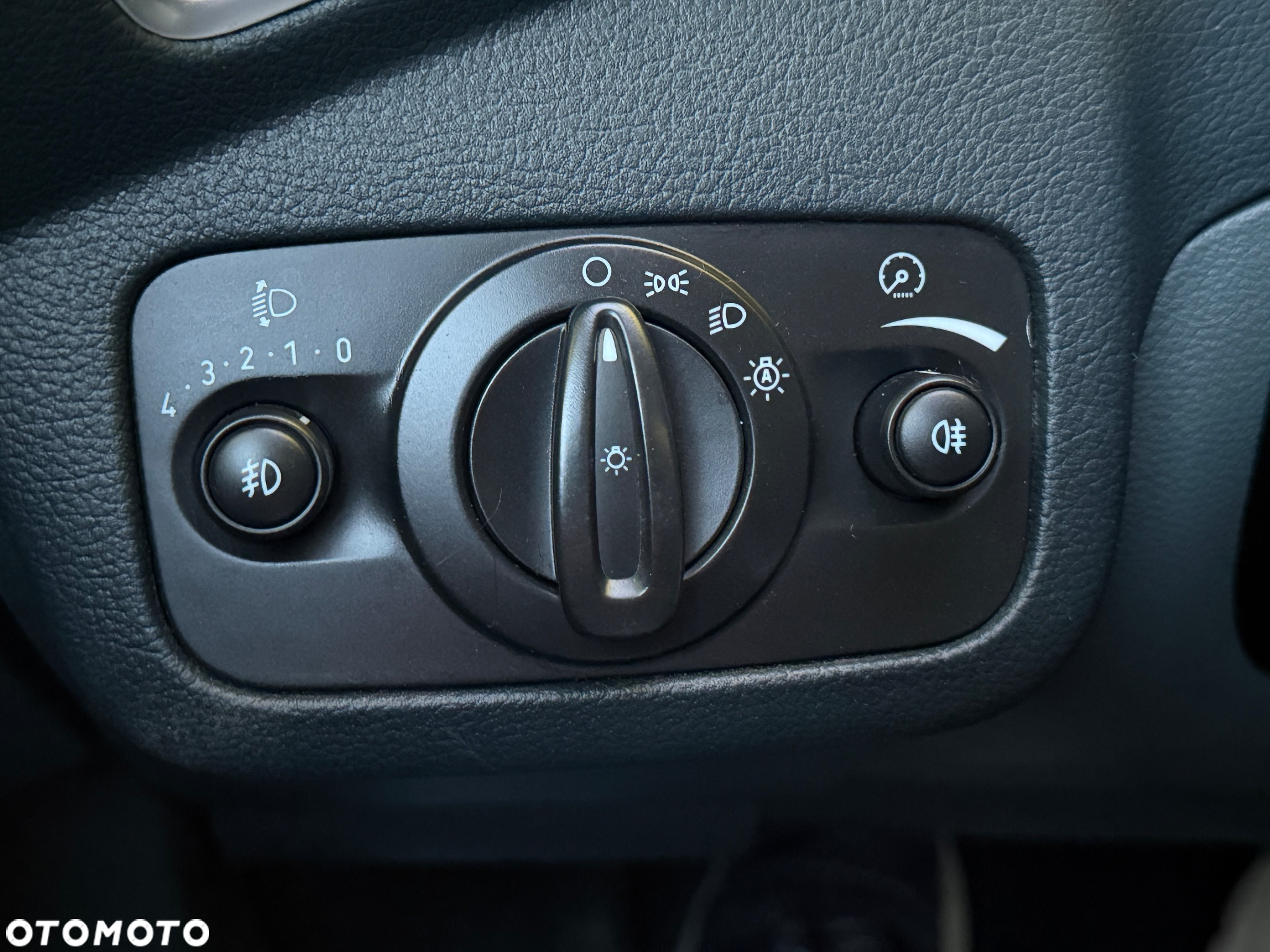 Ford Grand C-MAX 1.6 TDCi Start-Stop-System Titanium - 19