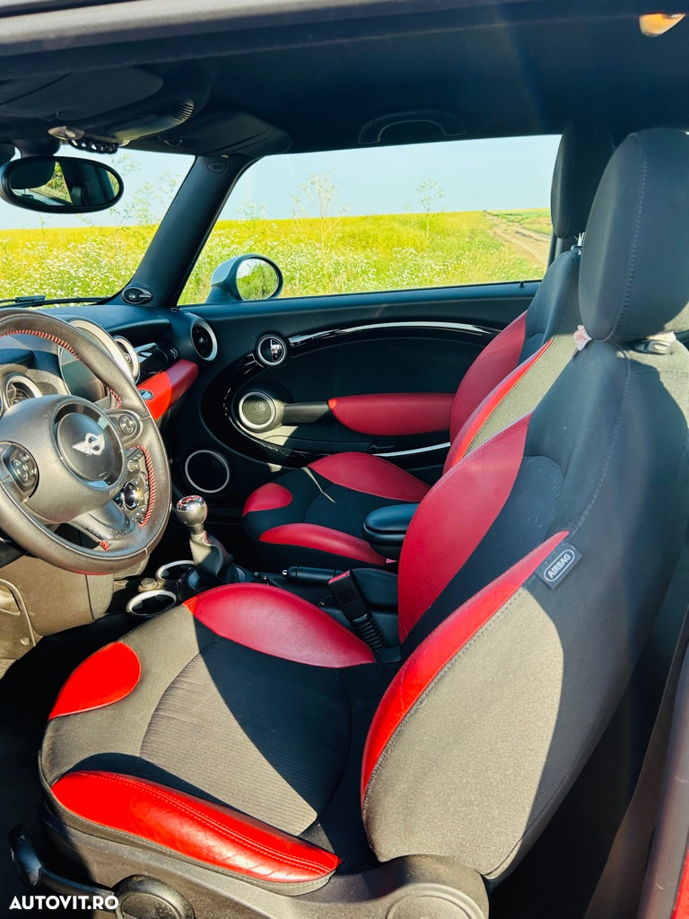 Mini John Cooper Works Coupe - 18
