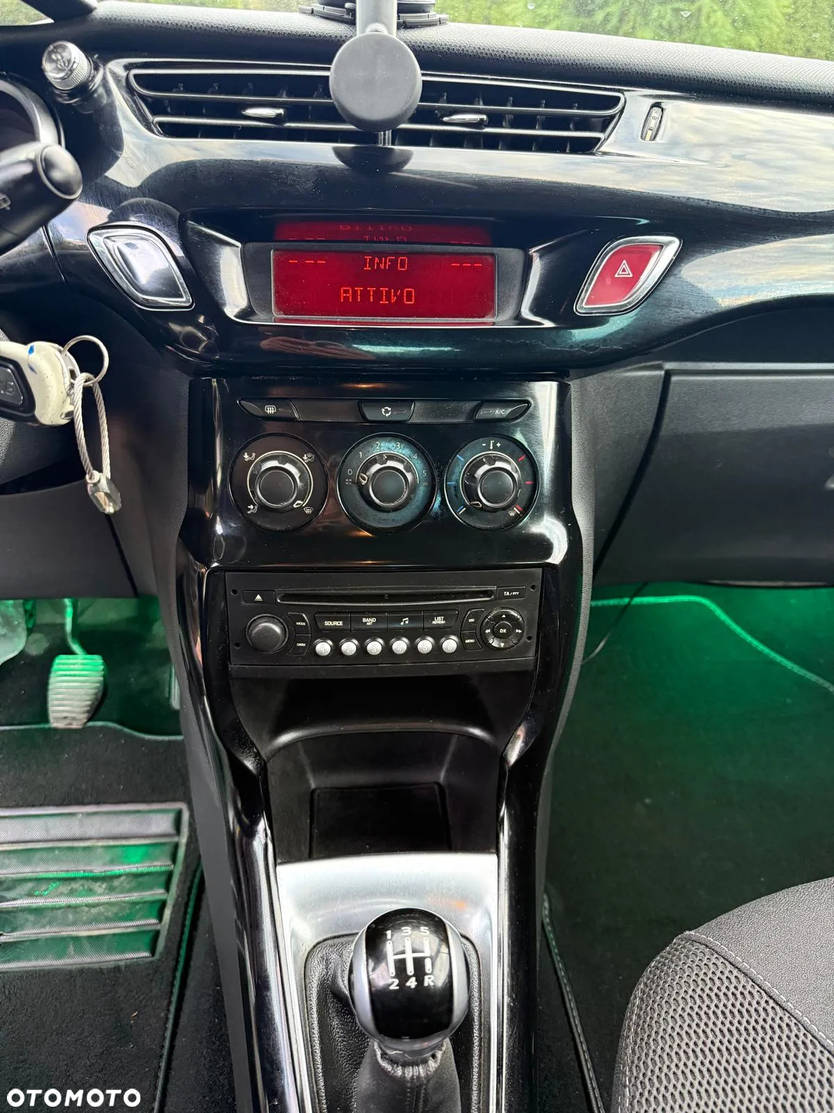 Citroën DS3 1.6 HDi SoChic - 8