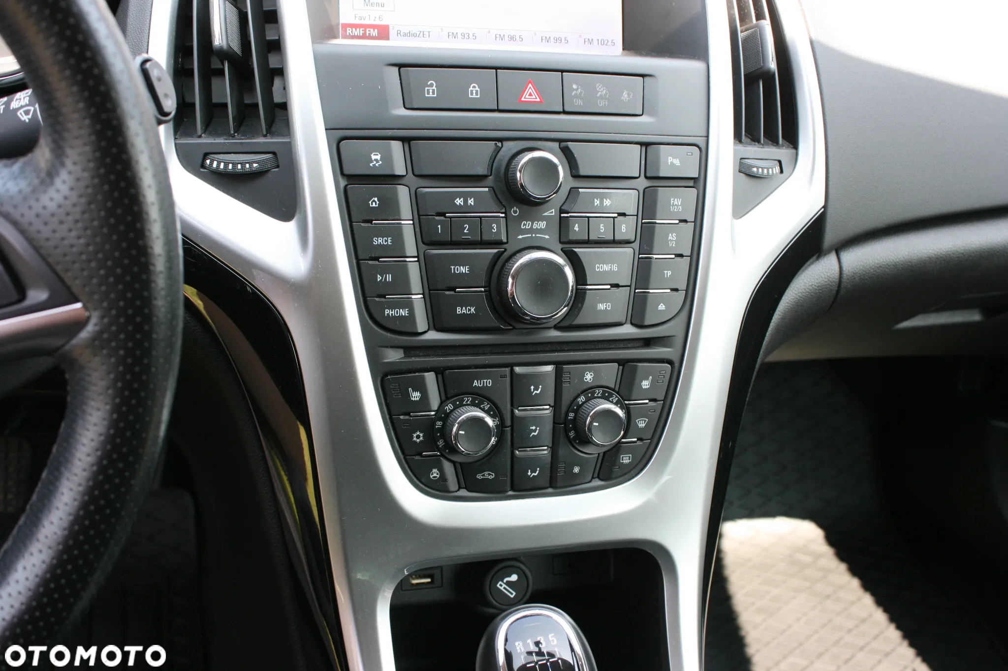 Opel Astra IV GTC 1.4 T Sport - 34