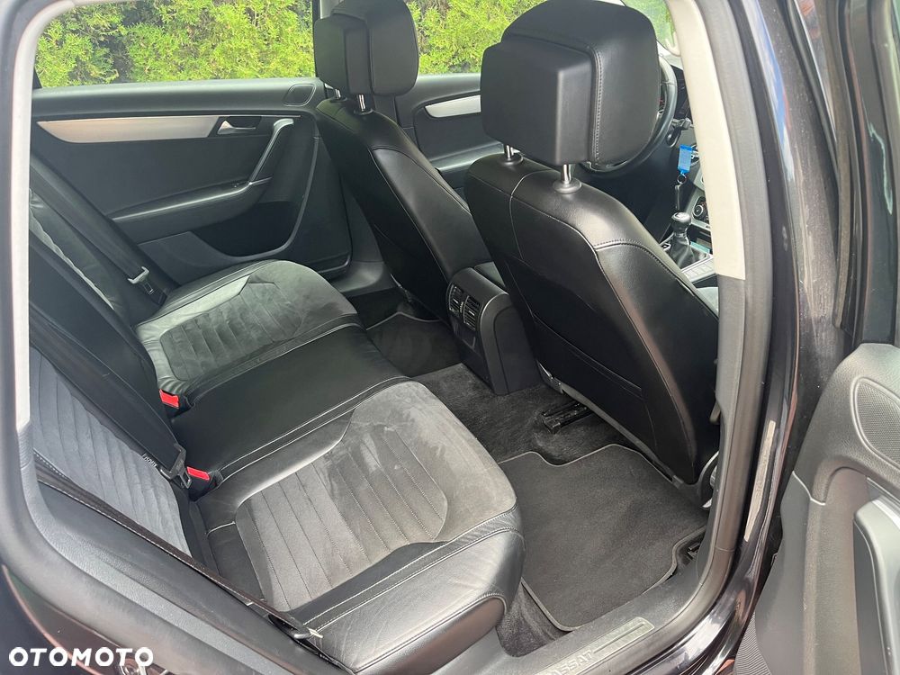 Volkswagen Passat 1.6 TDI BlueMotion Technology Highline - 16
