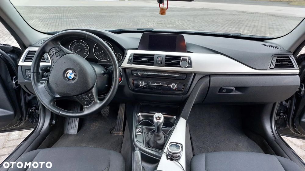 BMW Seria 3 316d M Sport - 10