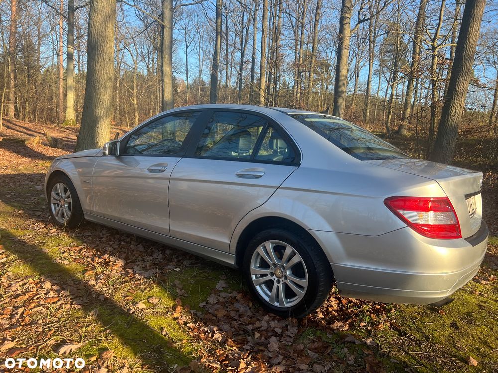 Mercedes-Benz Klasa C 180 Kompressor BlueEFFICIENCY Elegance - 16