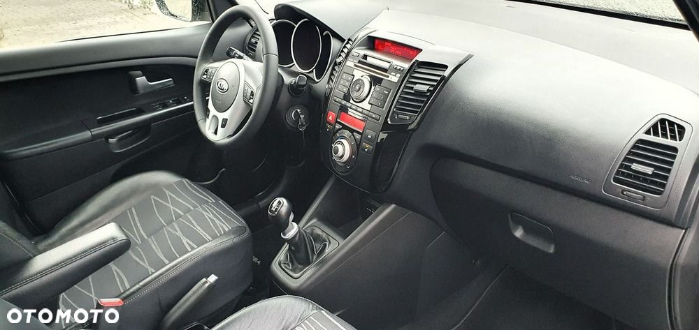 Kia Venga - 7
