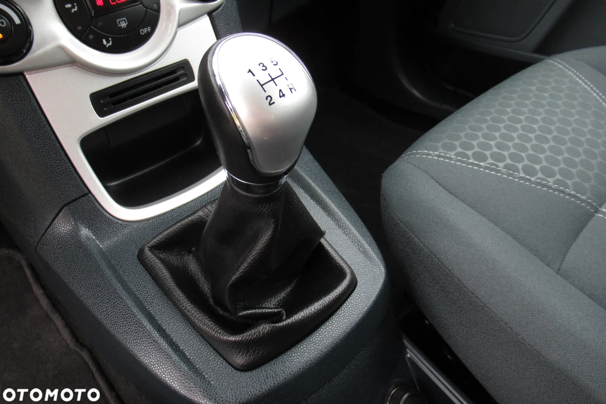 Ford Fiesta 1.25 Titanium - 34
