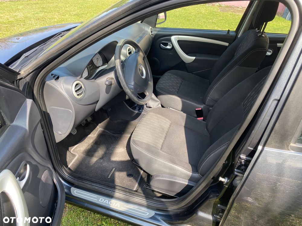 Dacia Sandero 1.2 16V - 11