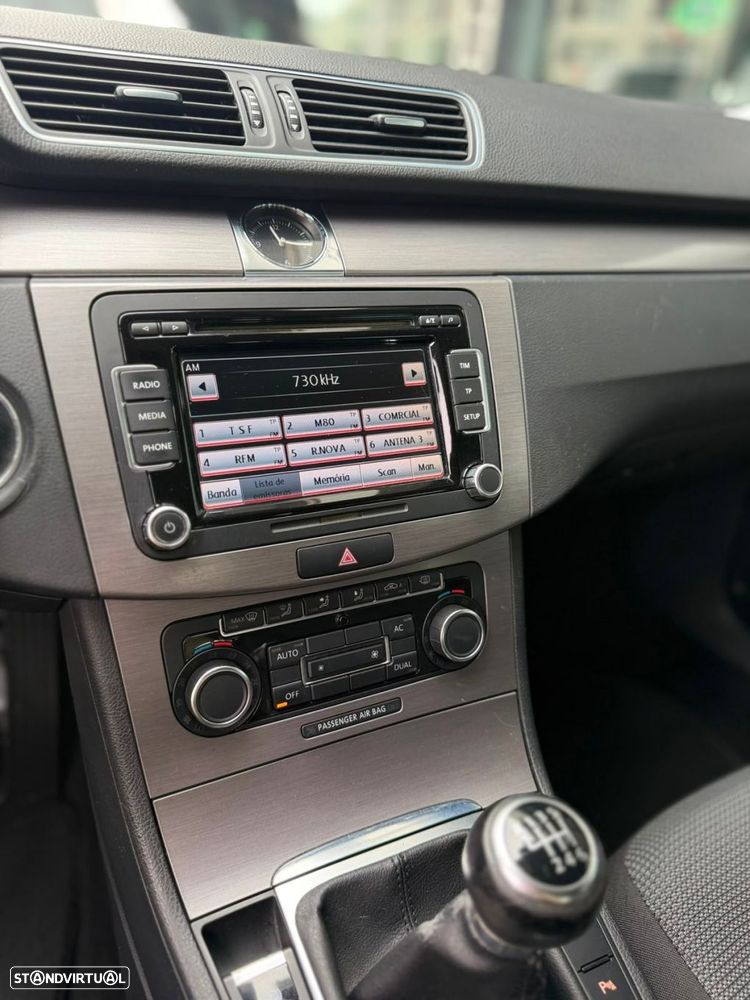 VW Passat Variant 1.6 TDI BlueMotion - 21
