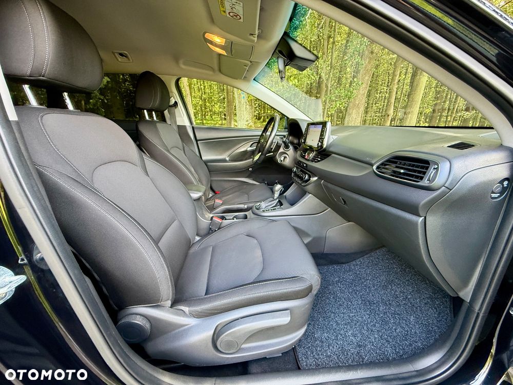 Hyundai i30 1.6 D Comfort DCT - 22