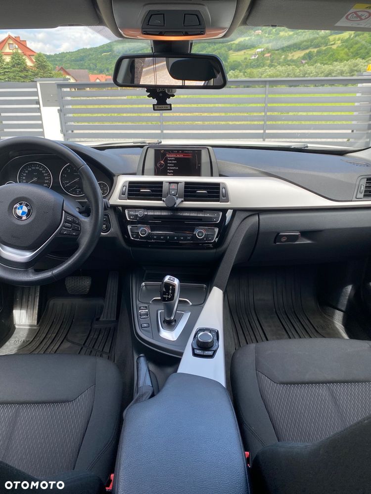 BMW Seria 3 318i - 18