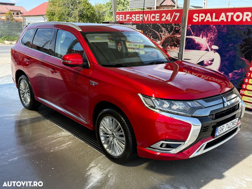 Mitsubishi Outlander PHEV 2.4 L 4X4 Instyle - 2
