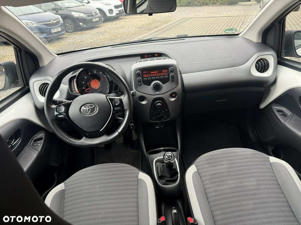 Toyota Aygo x-play - 14