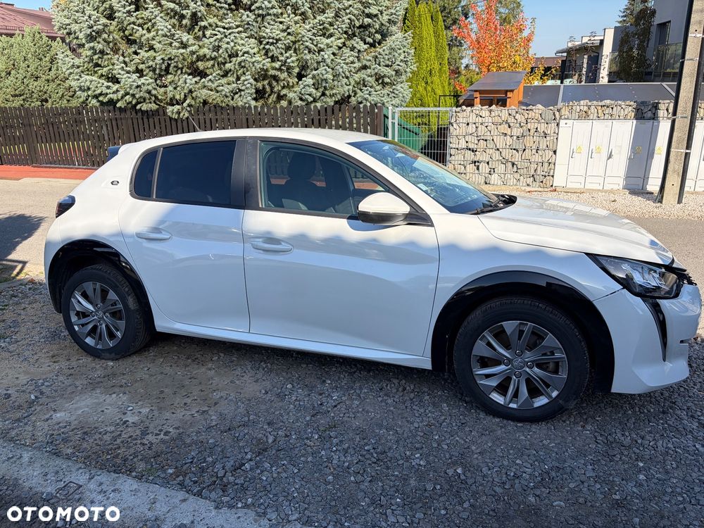 Peugeot 208 2021 photo 3