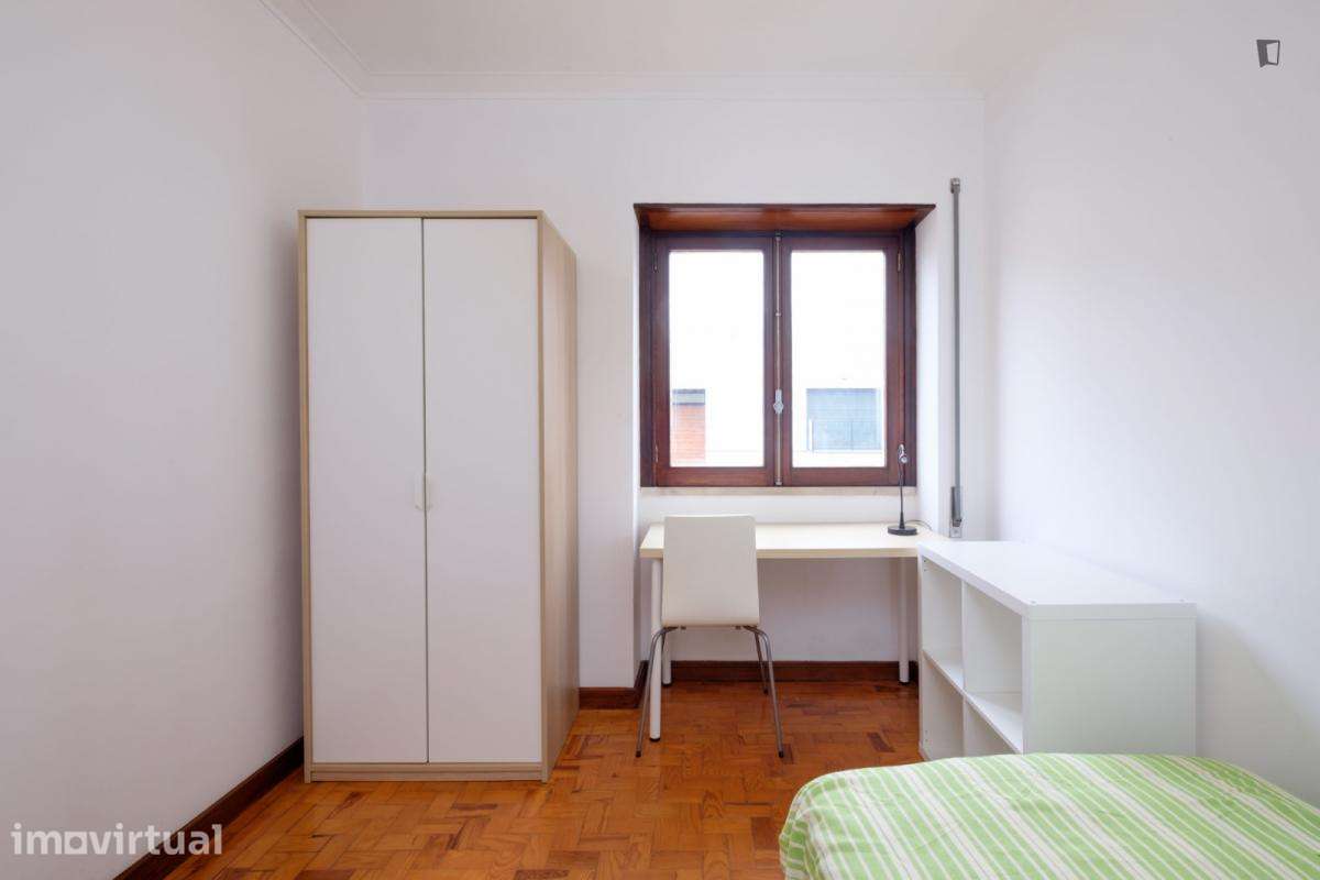 Quarto - localizado em Norton de Matos Coimbra - Grande imagem: 4/26