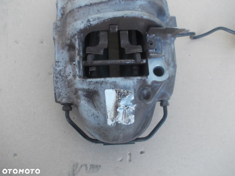 Zacisk przód lewy  Alfa Romeo Stelvio - 11