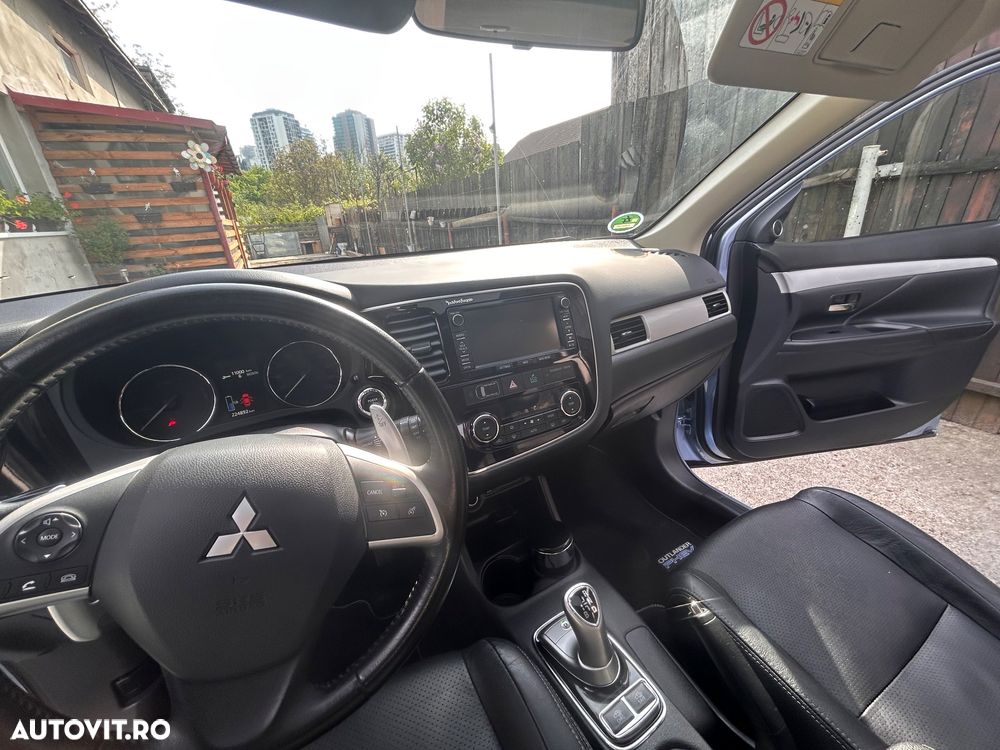 Mitsubishi Outlander ver-2-0-4wd-plus - 12